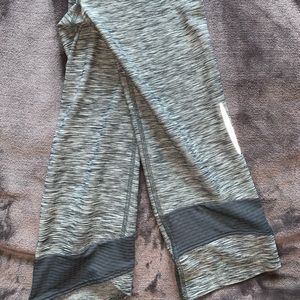 Under Armour Cropped Leggings